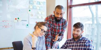 استفاده از چت بات برای بهبود تجارب مشتریان چت بات