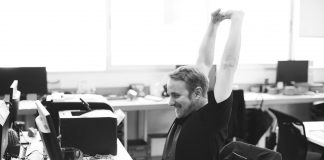 آیا شما به یک دستیار مجازی برای کمک به مدیریت وب سایت خود نیاز دارید؟ دستیار مجازی