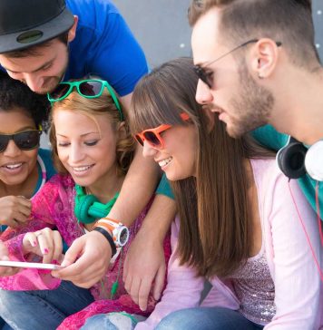 ۴ نوع ویدیو که هر نوع کسب و کاری باید در وب سایت خود استفاده کند ویدیو برای وب سایت کسب و کار شما